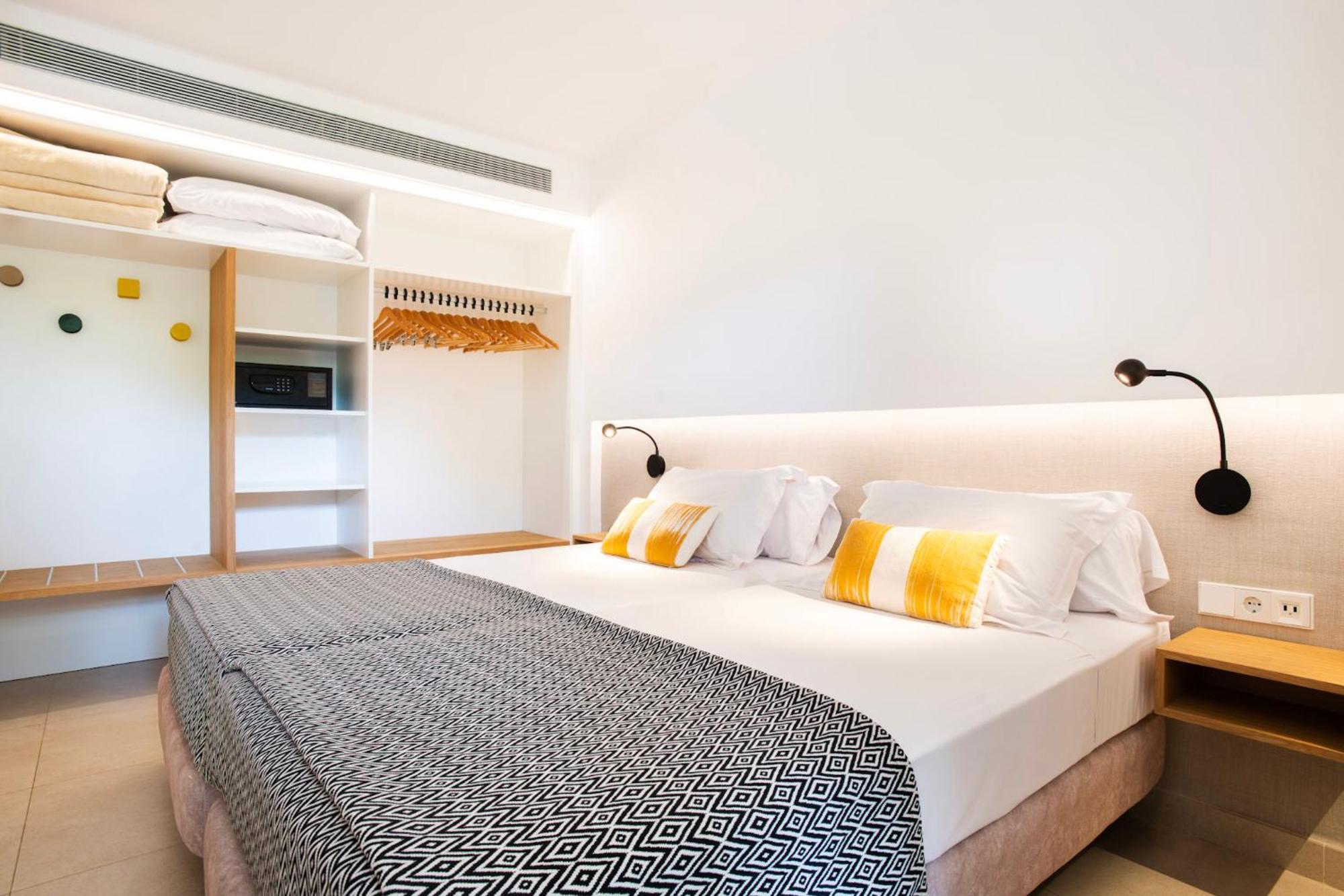 Inturotel Cala Azul กาลาดอร์ ภายนอก รูปภาพ