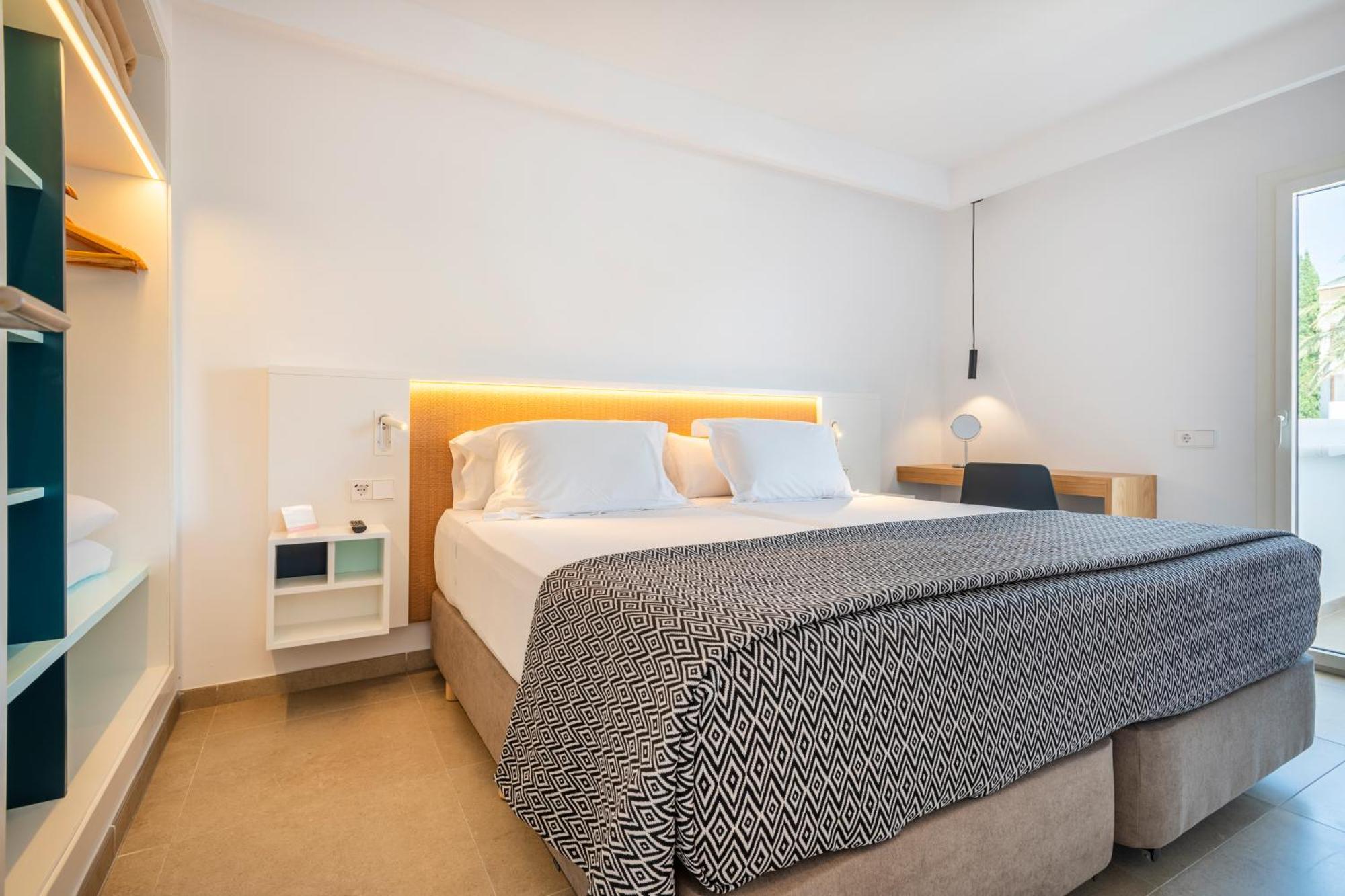 Inturotel Cala Azul กาลาดอร์ ภายนอก รูปภาพ