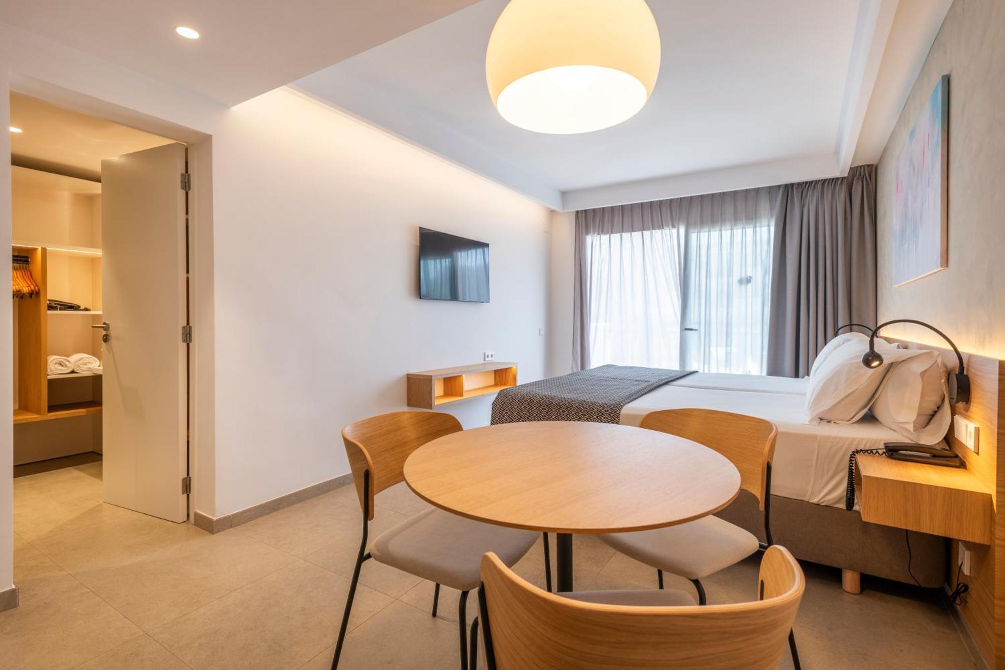 Inturotel Cala Azul กาลาดอร์ ภายนอก รูปภาพ